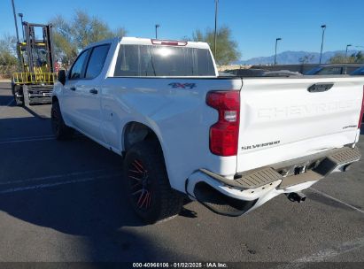 2022 CHEVROLET SILVERADO 1500 4WD  STANDARD BED CUSTOM White  Gasoline 1GCPDBEK1NZ615703 photo #4