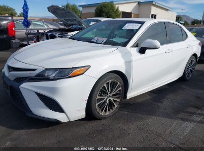 2018 TOYOTA CAMRY SE White  Gasoline 4T1B11HK2JU573019 photo #3