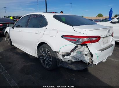 2018 TOYOTA CAMRY SE White  Gasoline 4T1B11HK2JU573019 photo #4