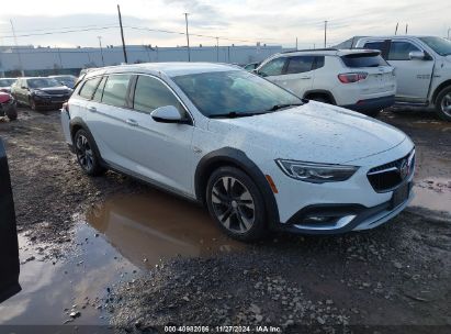 2018 BUICK REGAL TOURX ESSENCE White  Gasoline W04GV8SX7J1088477 photo #1