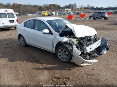 2013 MAZDA MAZDA3 I SPORT White  Gasoline JM1BL1U74D1788780 photo #1