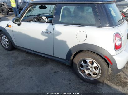 2013 MINI HARDTOP COOPER Silver  Gasoline WMWSU3C55DT690657 photo #4