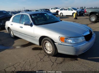 2001 LINCOLN TOWN CAR EXECUTIVE Silver  Gasoline 1LNHM81W71Y717065 photo #1