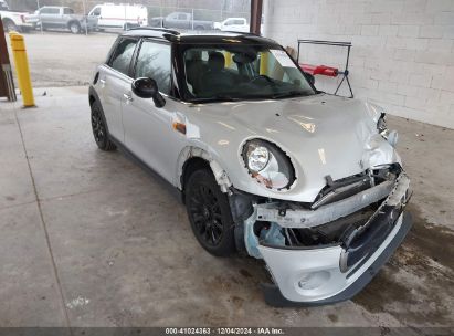 2015 MINI HARDTOP COOPER Silver  Gasoline WMWXS5C55FT827848 photo #1