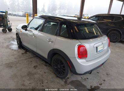 2015 MINI HARDTOP COOPER Silver  Gasoline WMWXS5C55FT827848 photo #4