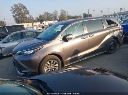 2022 TOYOTA SIENNA XLE Gray  hybrid engine 5TDYRKEC1NS097138 photo #3