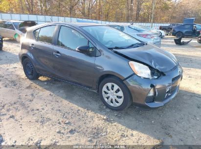 2012 TOYOTA PRIUS C THREE Gray  Hybrid JTDKDTB38C1500136 photo #1