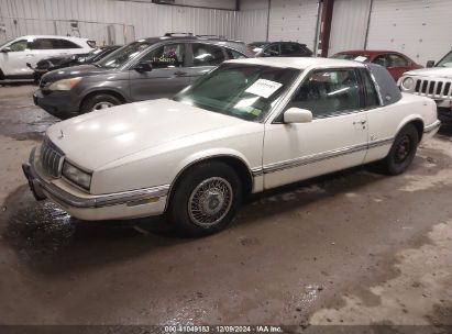 1992 BUICK RIVIERA White  Gasoline 1G4EZ13L8NU410127 photo #3