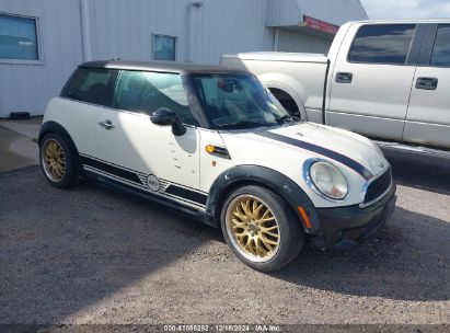 2011 MINI COOPER Beige  Gasoline WMWSU3C5XBT098930 photo #1