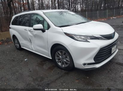 2023 TOYOTA SIENNA XLE White  Hybrid 5TDYRKEC7PS160987 photo #1