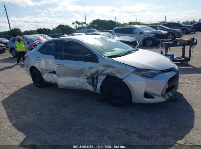 2017 TOYOTA COROLLA LE Silver  Gasoline 2T1BURHE3HC941901 photo #1