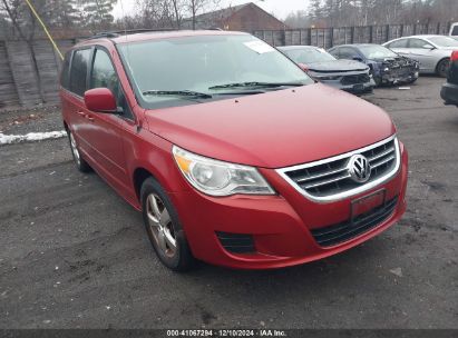 2009 VOLKSWAGEN ROUTAN SE Red  Gasoline 2V8HW34189R559700 photo #1