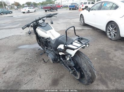 2018 HARLEY-DAVIDSON FXFBS FAT BOB 114 White  Gasoline 1HD1YLK19JC059065 photo #4