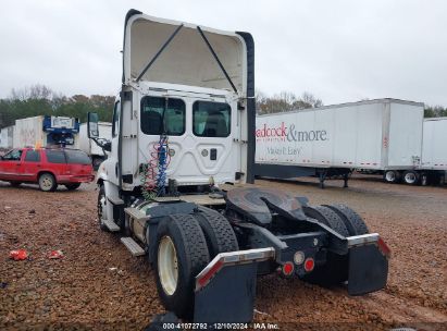 2015 FREIGHTLINER CASCADIA 113 White  Diesel 1FUBGAD4XFLGD9797 photo #4