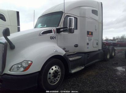 2019 KENWORTH T680 White  Diesel 1XKYDP9X2KJ299203 photo #3