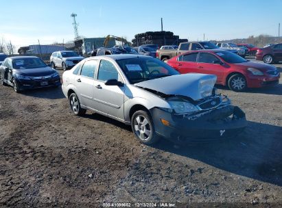 2007 FORD FOCUS S/SE/SES Silver  Gasoline 1FAHP34N27W273914 photo #1