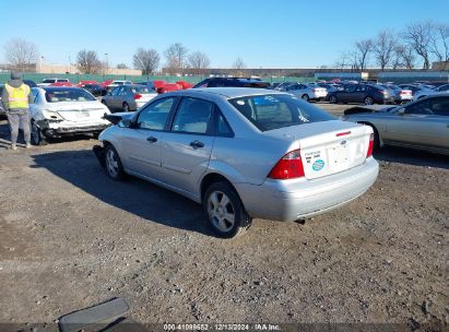 2007 FORD FOCUS S/SE/SES Silver  Gasoline 1FAHP34N27W273914 photo #4