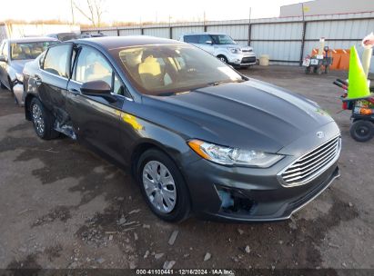 2019 FORD FUSION S Gray  Gasoline 3FA6P0G70KR198483 photo #1