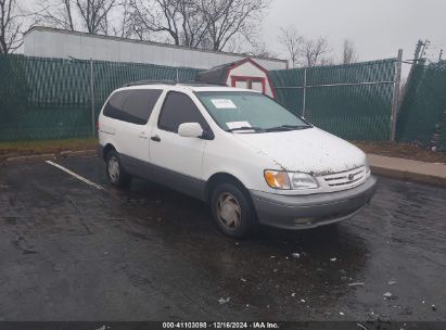 2001 TOYOTA SIENNA XLE White  Gasoline 4T3ZF13C91U346921 photo #1