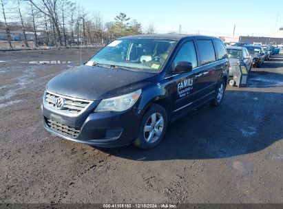 2010 VOLKSWAGEN ROUTAN SE Black  Gasoline 2V4RW3D17AR272567 photo #3