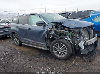 2019 TOYOTA HIGHLANDER XLE Blue  Gasoline 5TDJZRFH3KS708576 photo #1