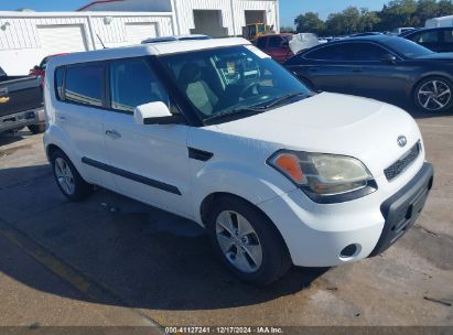 2011 KIA SOUL + White  Gasoline KNDJT2A27B7706089 photo #1