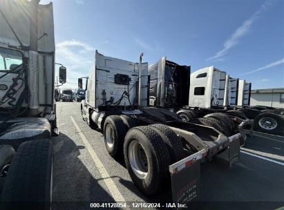 2018 VOLVO VNL White  Diesel 4V4NC9EH2JN888615 photo #4