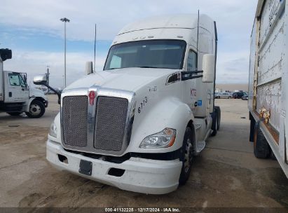 2018 KENWORTH T680 White  Diesel 1XKYDP9XXJJ186713 photo #3