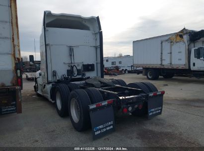 2018 KENWORTH T680 White  Diesel 1XKYDP9XXJJ186713 photo #4