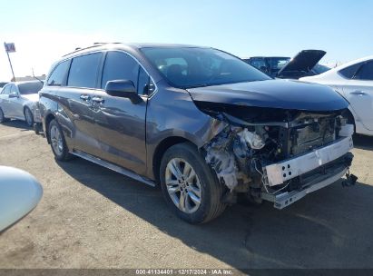 2022 TOYOTA SIENNA XLE Gray  hybrid engine 5TDJRKECXNS113015 photo #1