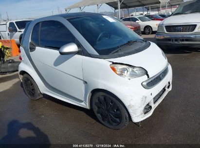 2015 SMART FORTWO PASSION/PURE White  Gasoline WMEEJ3BA4FK811180 photo #1