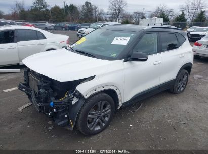 2022 KIA SELTOS S White  Gasoline KNDEU2AA8N7308075 photo #3