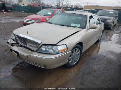 2005 LINCOLN TOWN CAR SIGNATURE LIMITED Gold  Gasoline 1LNHM82W95Y670965 photo #3