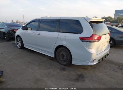 2011 TOYOTA SIENNA White  Gasoline 5TDKA3DCXBS004813 photo #4