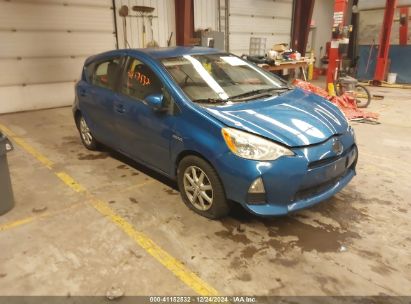 2013 TOYOTA PRIUS C THREE Blue  Hybrid JTDKDTB37D1057141 photo #1