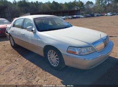 2005 LINCOLN TOWN CAR SIGNATURE White  Gasoline 1LNHM81W95Y608063 photo #1