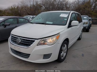 2011 VOLKSWAGEN ROUTAN SE White  Flexible Fuel 2V4RW3DG8BR635044 photo #3