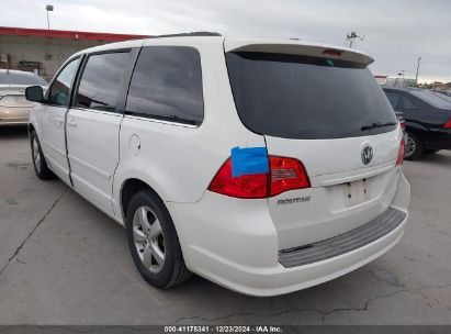 2011 VOLKSWAGEN ROUTAN SE White  Flexible Fuel 2V4RW3DG8BR635044 photo #4