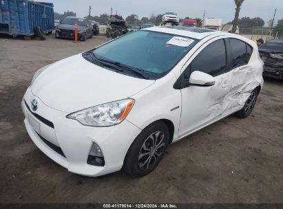 2012 TOYOTA PRIUS C THREE White  Hybrid JTDKDTB39C1027413 photo #3