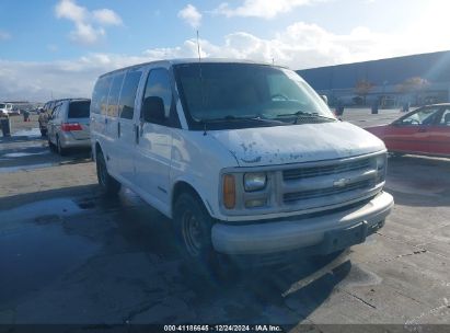 2000 CHEVROLET EXPRESS White  Gasoline 1GCFG15R1Y1145170 photo #1