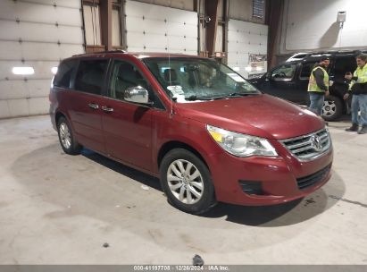 2012 VOLKSWAGEN ROUTAN SE Burgundy  Flexible Fuel 2C4RVABG3CR390577 photo #1