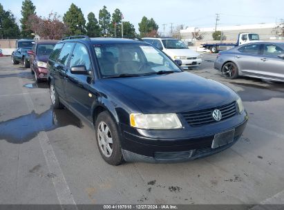 1999 VOLKSWAGEN PASSAT GLS Black  Gasoline WVWNA63B9XE332812 photo #1