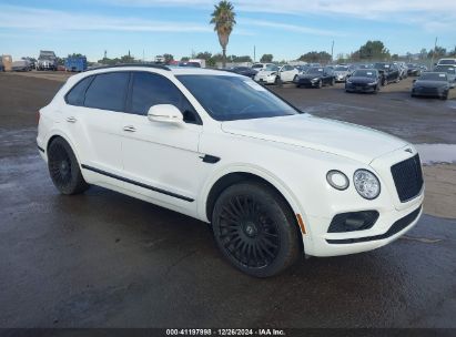 2018 BENTLEY BENTAYGA White  gas SJAAC4ZV9JC020797 photo #1