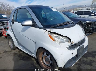 2015 SMART FORTWO PASSION/PURE White  Gasoline WMEEJ3BA1FK811668 photo #1