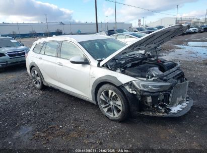 2018 BUICK REGAL TOURX ESSENCE White  Gasoline W04GV8SX5J1123016 photo #1