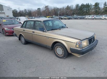 1990 VOLVO 240 DL Gold  Gasoline YV1AA8841L1396732 photo #1