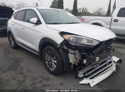 2017 HYUNDAI TUCSON SE White  Gasoline KM8J33A44HU580836 photo #1