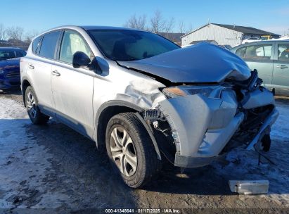 2018 TOYOTA RAV4 LE Silver  Gasoline JTMBFREV2JD252567 photo #1