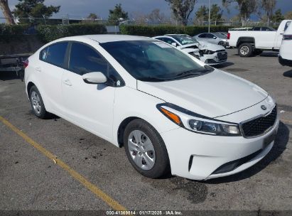 2017 KIA FORTE LX White  Gasoline 3KPFK4A79HE104318 photo #1