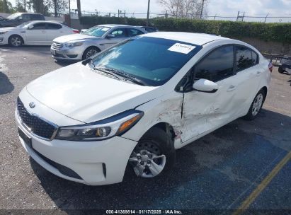 2017 KIA FORTE LX White  Gasoline 3KPFK4A79HE104318 photo #3